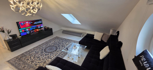 Designer Apartment with Spa Bath & Floor Heating