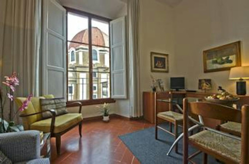 Piazza di Madonna degli Aldobrandini, Florence