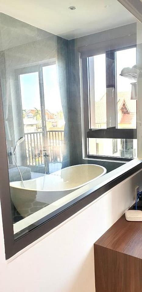  Deluxe Room With Balcony & Bathtub  -  Modern Villa Coliving for Digital Nomads Near Hoi An's Charm Home  - Gallery -  2