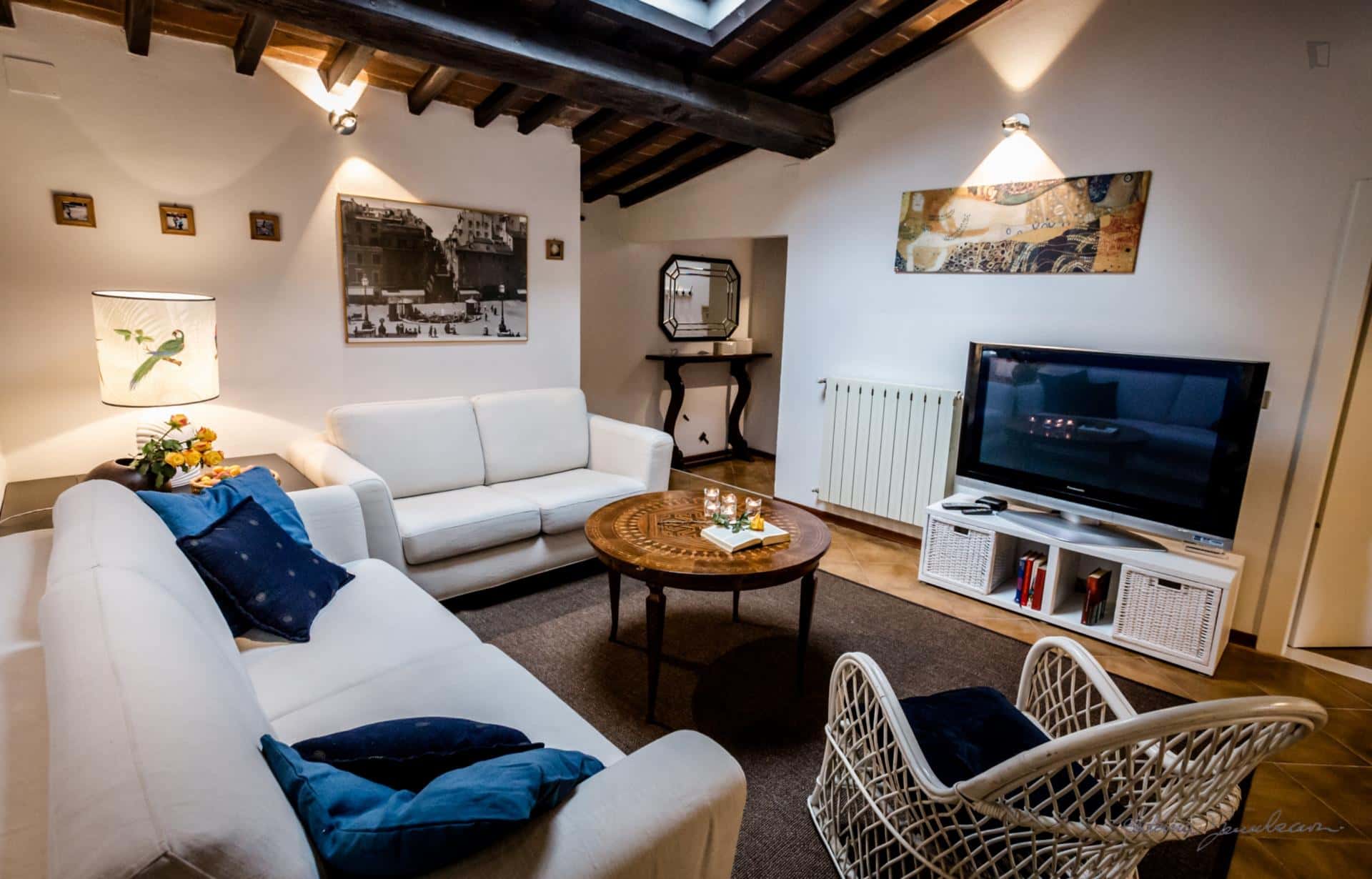  Apartment In Via Dei Macci, Firenze For 60 M² With 2 Bedrooms  -  Apartment in Via dei Macci, Firenze for 60 m² with 2 bedrooms  - Gallery -  1