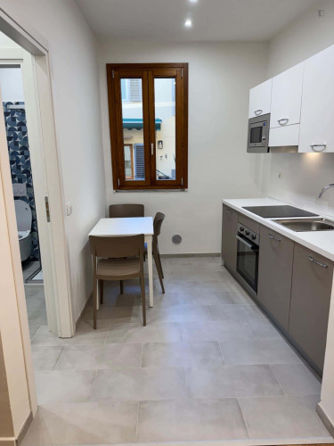 Room in Via Romana, Firenze for 110 m² with 3 bedrooms