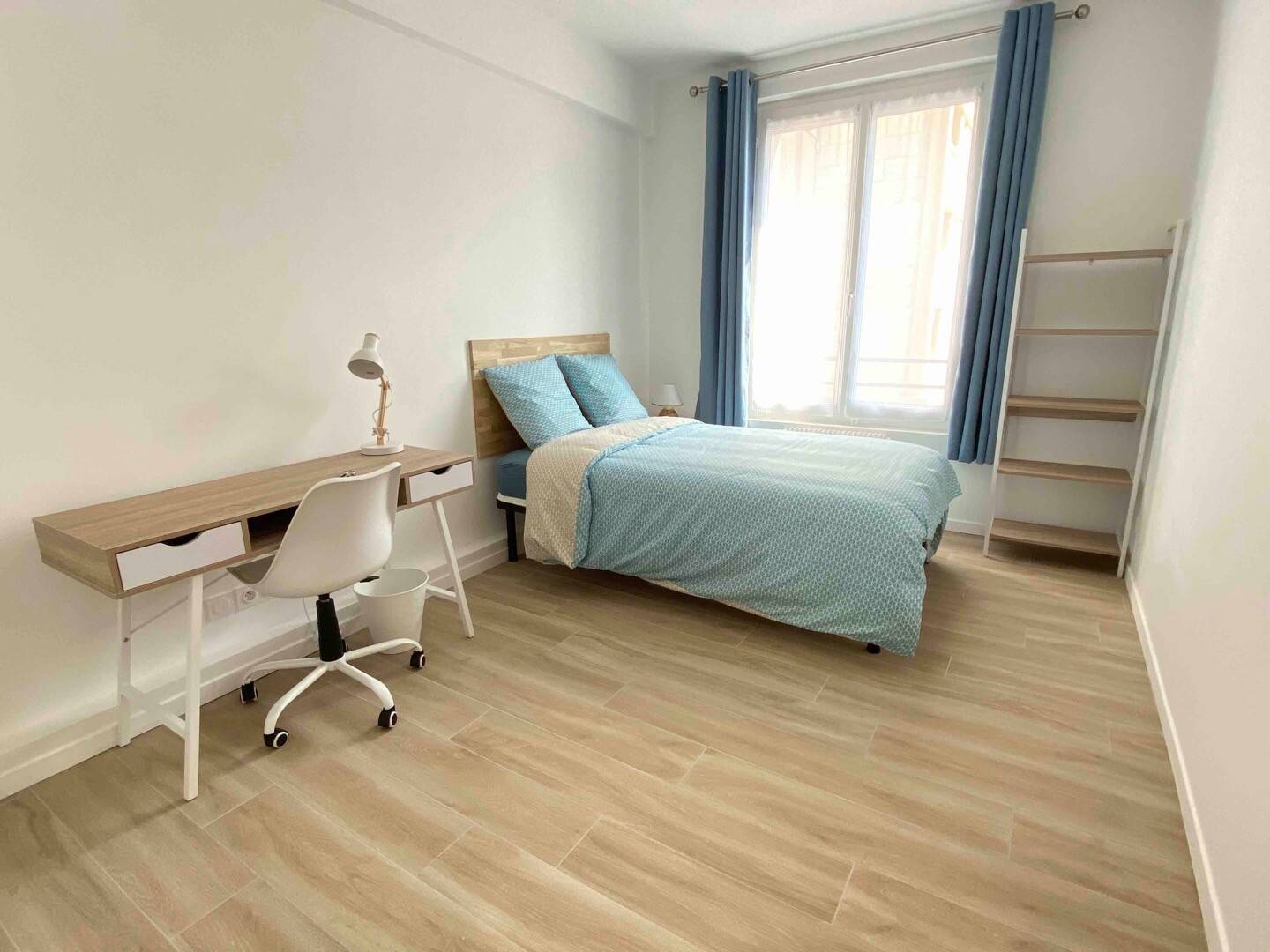 Room 4 - 1