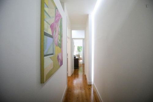 Rustic ensuite double bedroom in Anjos