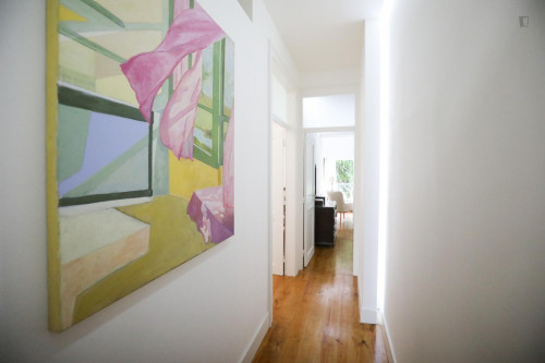 Rustic ensuite double bedroom in Anjos