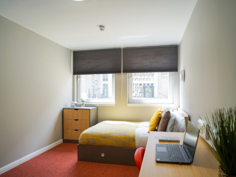 Standard Room - Roxburgh Hall - Gallery - 17