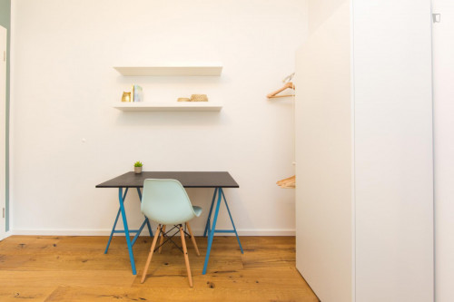 Double bedroom in 3-bedroom apartment