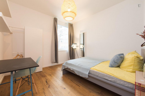Double bedroom in 3-bedroom apartment