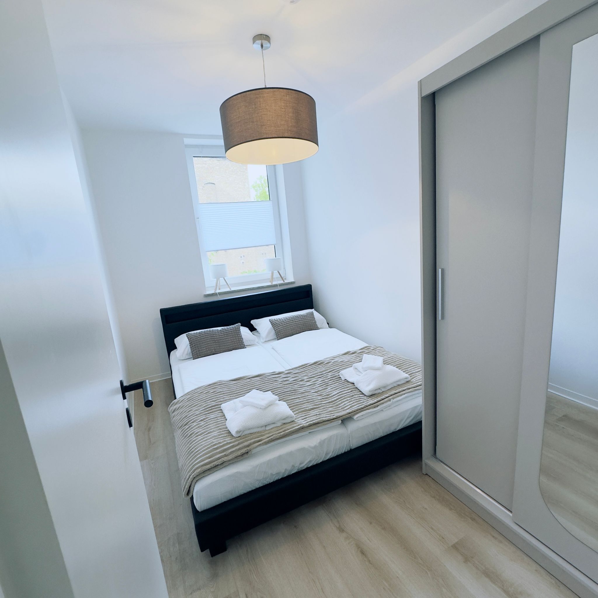 Fully Furnished Business Apartment With Equipped Kitchen & Washer In Rostock - 6