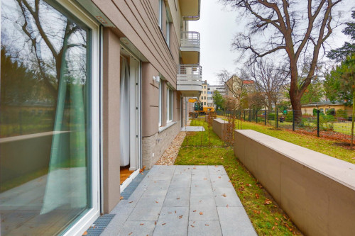 Double bedroom in 3-bedroom apartment - Gallery - 9