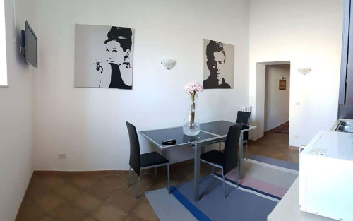Appartamento in Via Raffaele Cadorna, Roma
