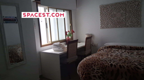 Room in Calle Rector Marín Ocete, Granada with 5 bedrooms - Gallery - 9