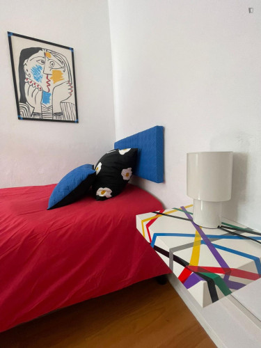 Excitement Single Bedroom close to Coimbra University