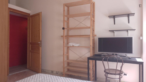 Single Bedroom in a shared apartment in Rome 