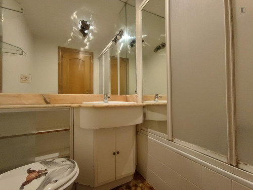 Cosy double bedroom near the centre of Pamplona - Gallery - 5