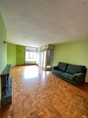 Cosy double bedroom near Reus train station