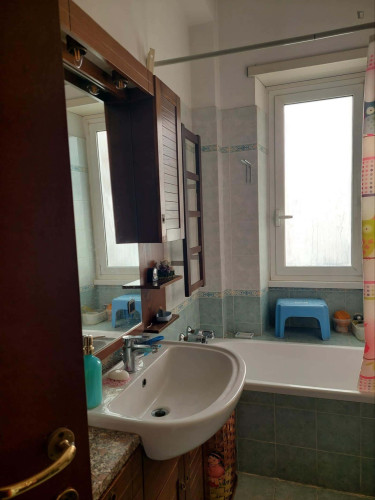 Room in Via Giulio Salvadori, Roma for 98 m² with 3 bedrooms