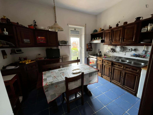 Room in Via Giulio Salvadori, Roma for 98 m² with 3 bedrooms