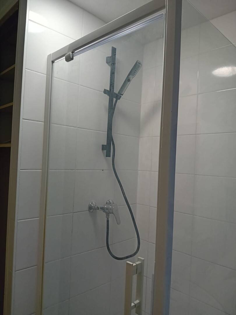 Room - 8