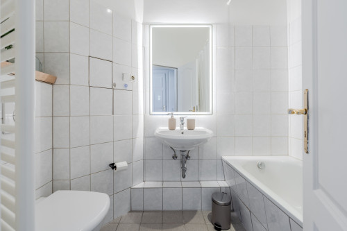 Premium 1-Bedroom Apartment for Rent in Potsdam - Move-in Ready - Gallery - 9