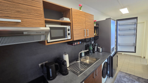 Quiet Modern Apartment with Home Office near Potsdam Center
