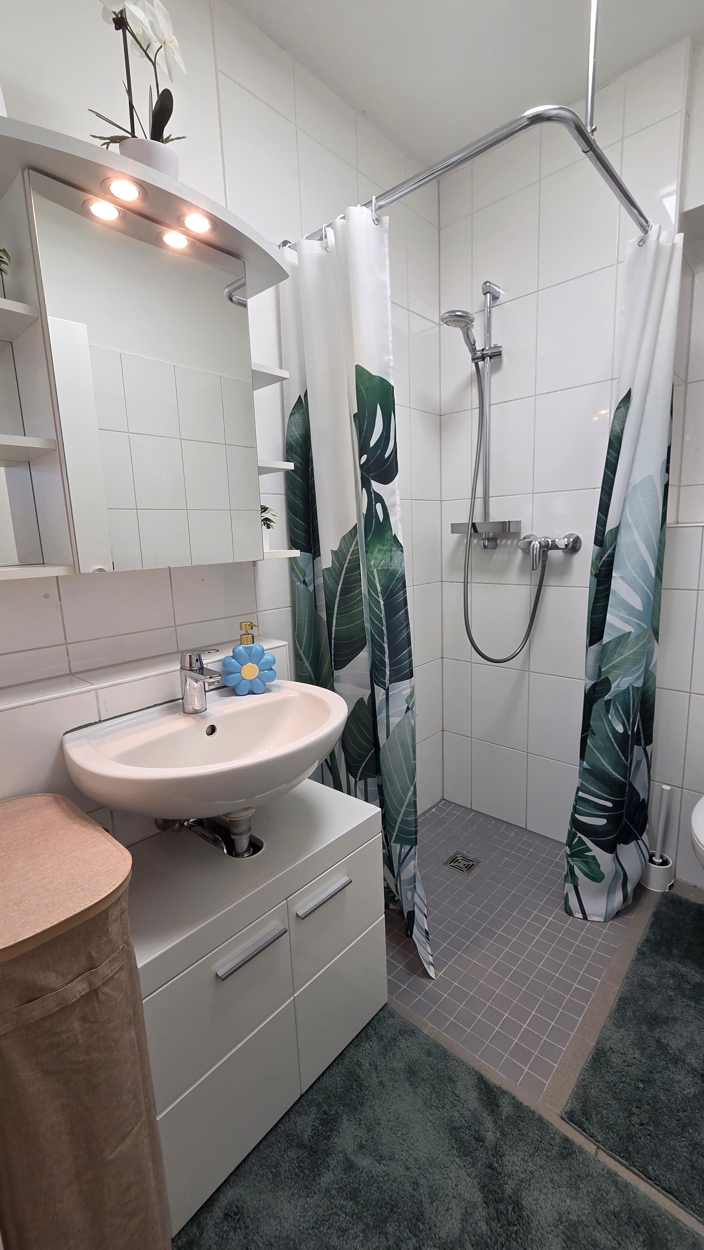  Quiet Modern Apartment With Home Office Near Potsdam Center  -  Quiet Modern Apartment with Home Office near Potsdam Center  - Gallery -  2