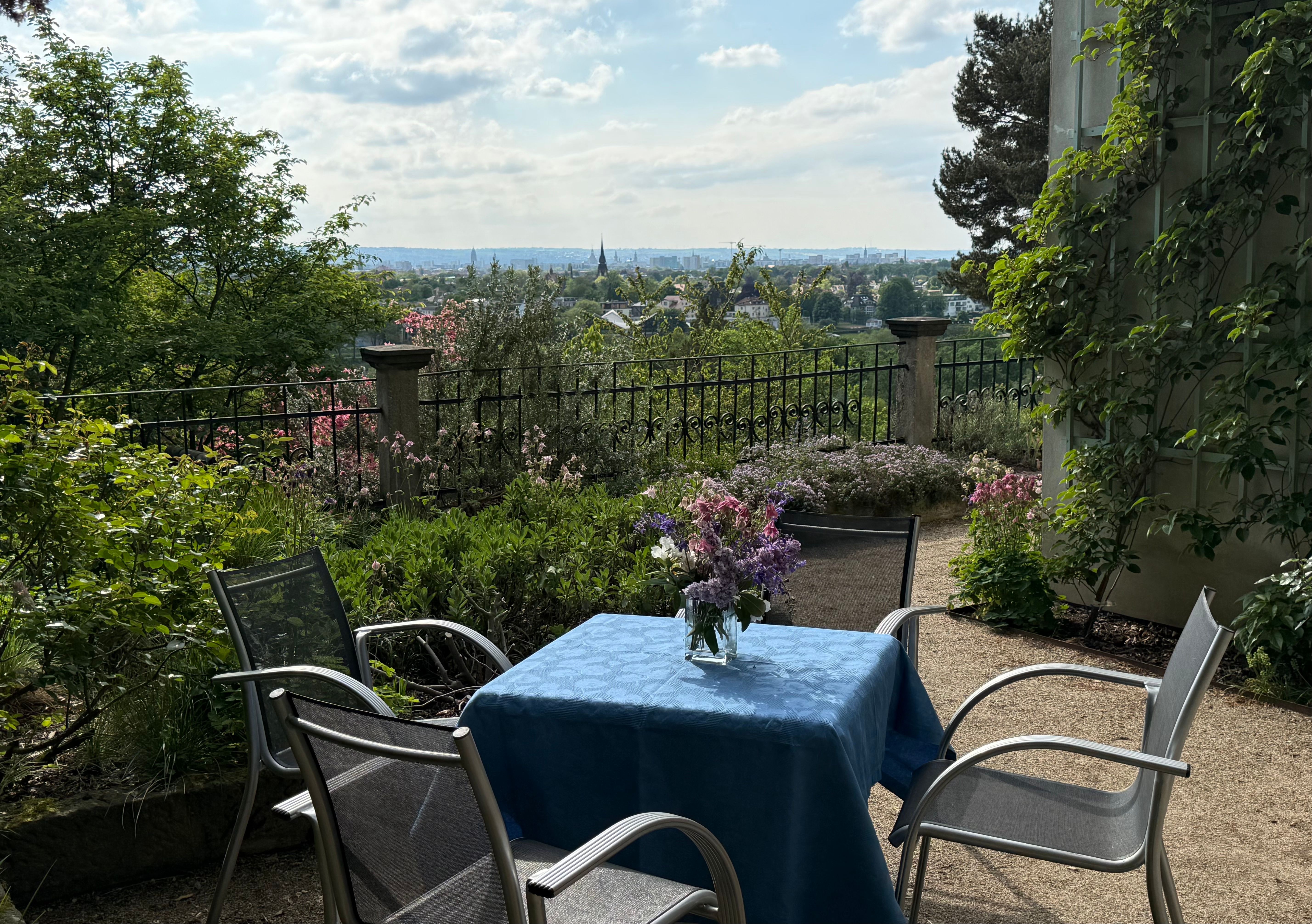 Sunny Apartment In A Prime Location On Dresden's Elbe Hillside - 42