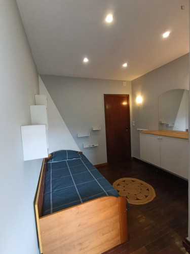 Passionate Single Bedroom close to University of Coimbra
