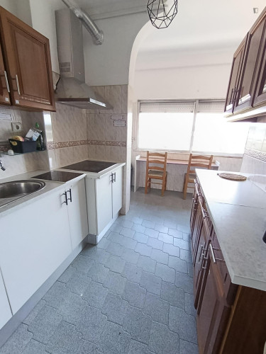 Passionate Single Bedroom close to University of Coimbra - Gallery - 11