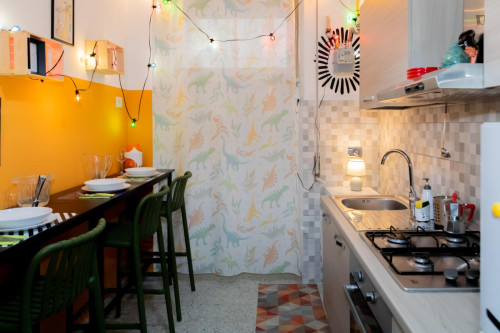 Double bedroom, with balcony, in 3-bedroom apartment