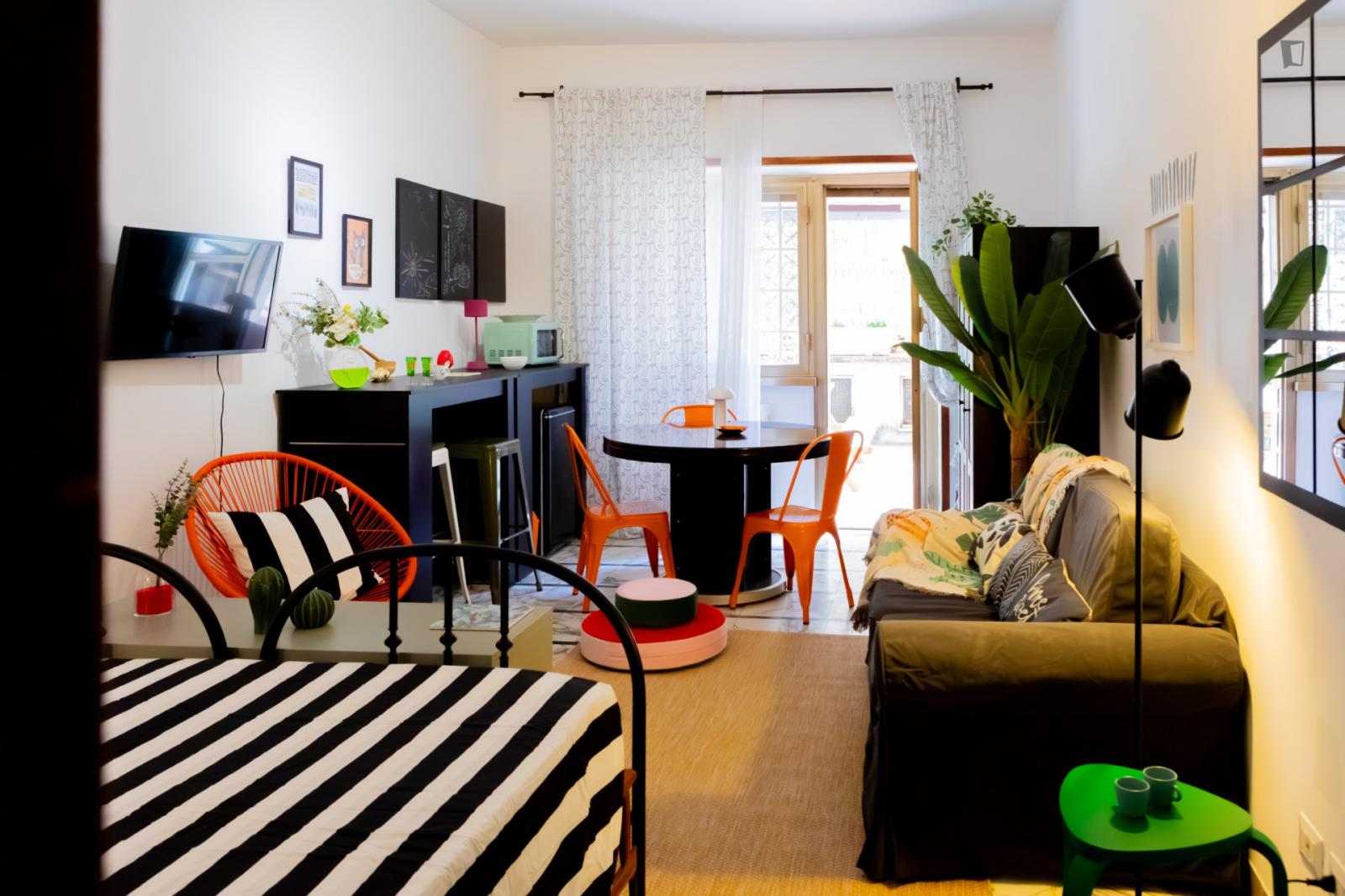 Double Bedroom, With Balcony, In 3-Bedroom Apartment - Double bedroom, with balcony, in 3-bedroom apartment - Gallery - 1