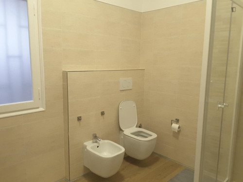 Single bed in spacious shared twin room in fully furnished apartment near Torre dell'Orologio - Gallery - 8