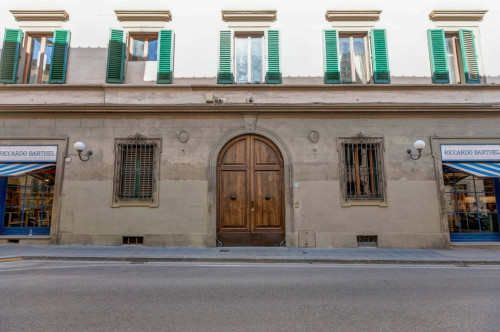 Apartment in Via dei Serragli, Firenze for 70 m² with 2 bedrooms