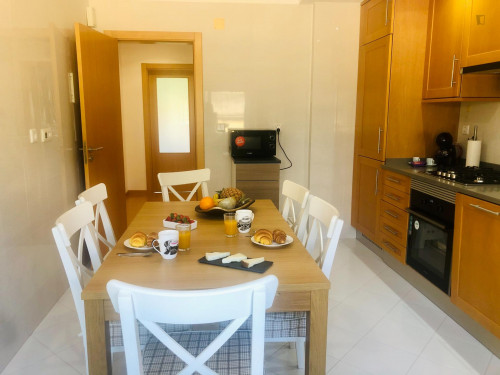 2-Bedroom apartment near Escola Superior de Comunicação Social (ESCS)