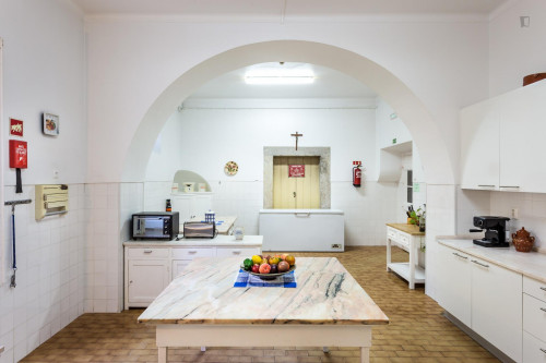 Single bedroom in residence - Gallery - 9