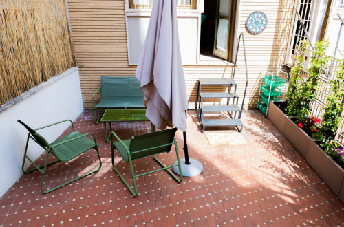 VILLA GORDIANI - close to METRO C: Bright room with double bed and PRIVATE terrace [#P2]