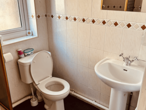 ensuite double room with own access