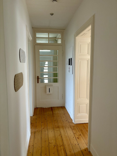 Ground Floor Apartment – Stylish Historic Apartment for Up to 3 Guests
