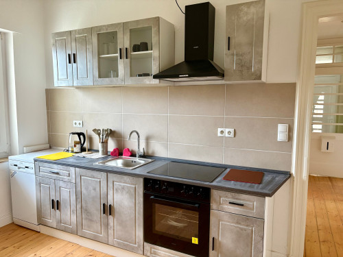 Ground Floor Apartment – Stylish Historic Apartment for Up to 3 Guests - Gallery - 5