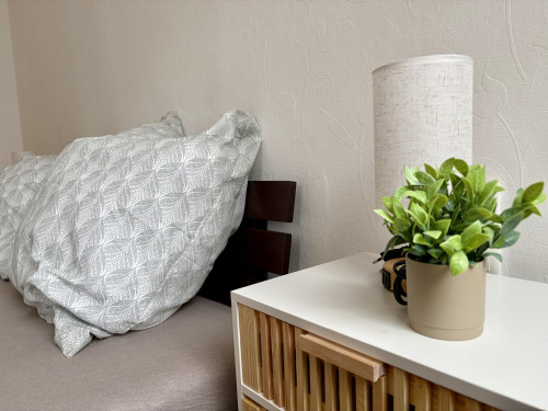 Ground Floor Apartment – Stylish Historic Apartment for Up to 3 Guests - Gallery - 12