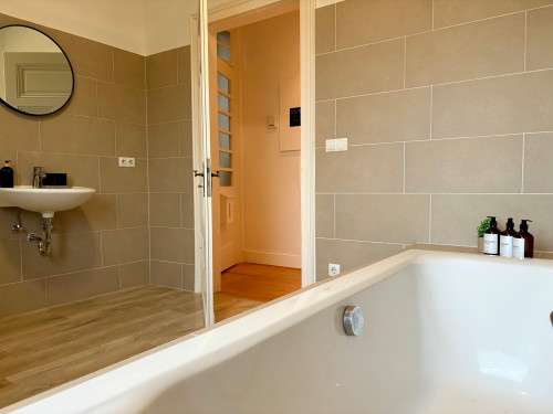 Ground Floor Apartment – Stylish Historic Apartment for Up to 3 Guests - Gallery - 17