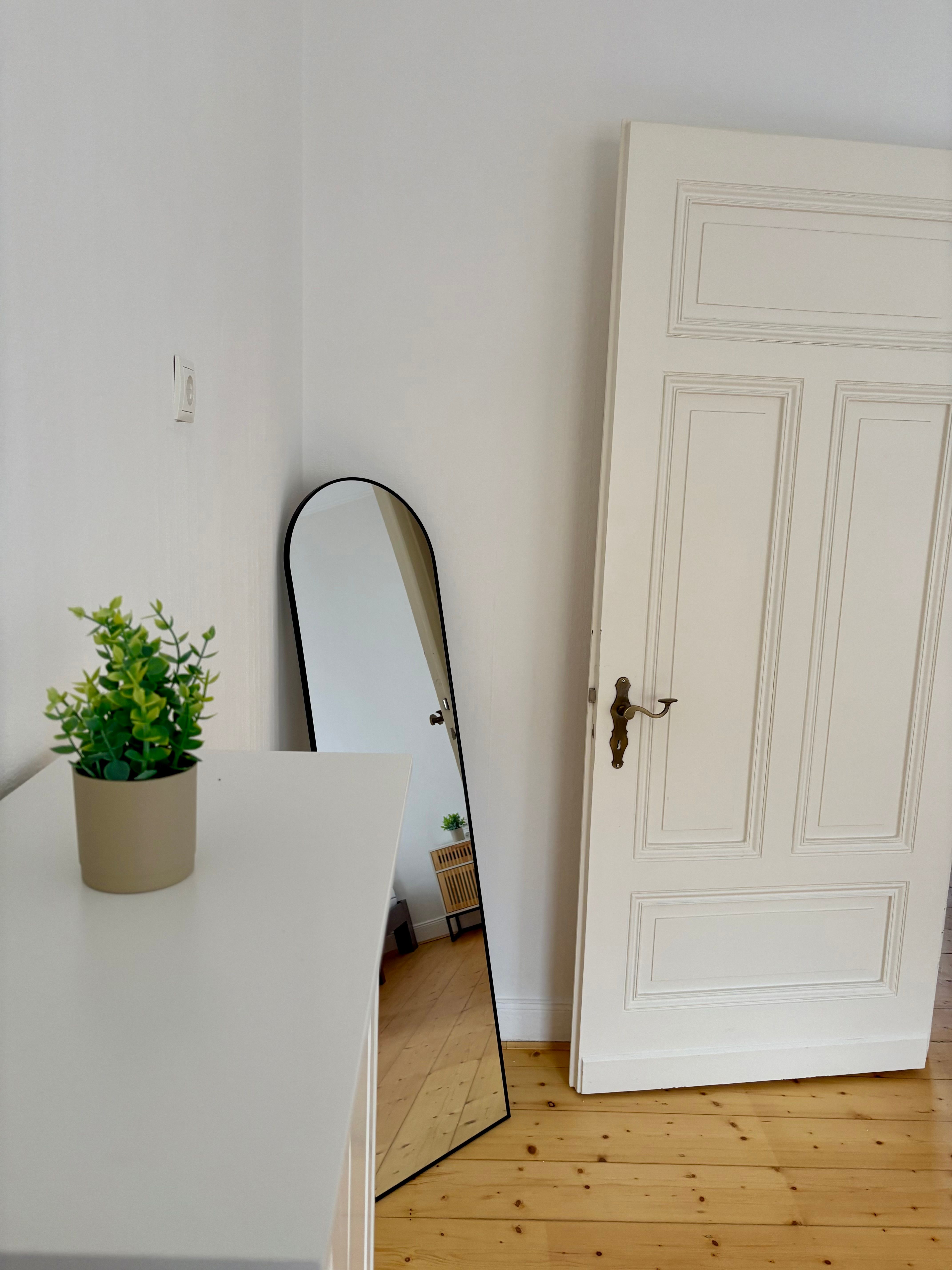 Ground Floor Apartment – Stylish Historic Apartment For Up To 3 Guests - 22