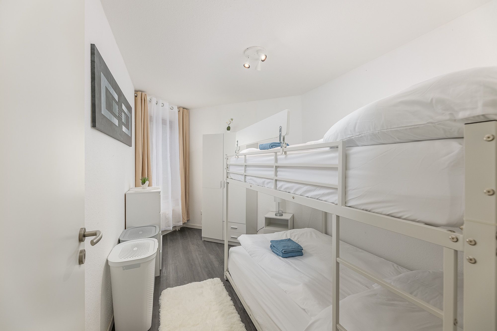  Rob's Flat: Spacious 3-Room Apartment With Terrace For Up To 5 People – Ideal For Your Perfect Stay  -  Rob's Flat: Spacious 3-room apartment with terrace for up to 5 people – Ideal for your perfect stay  - Gallery -  14