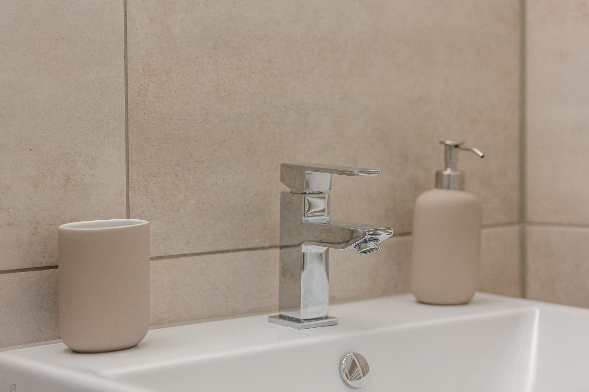  Rob's Flat: Spacious 3-Room Apartment With Terrace For Up To 5 People – Ideal For Your Perfect Stay  -  Rob's Flat: Spacious 3-room apartment with terrace for up to 5 people – Ideal for your perfect stay  - Gallery -  43