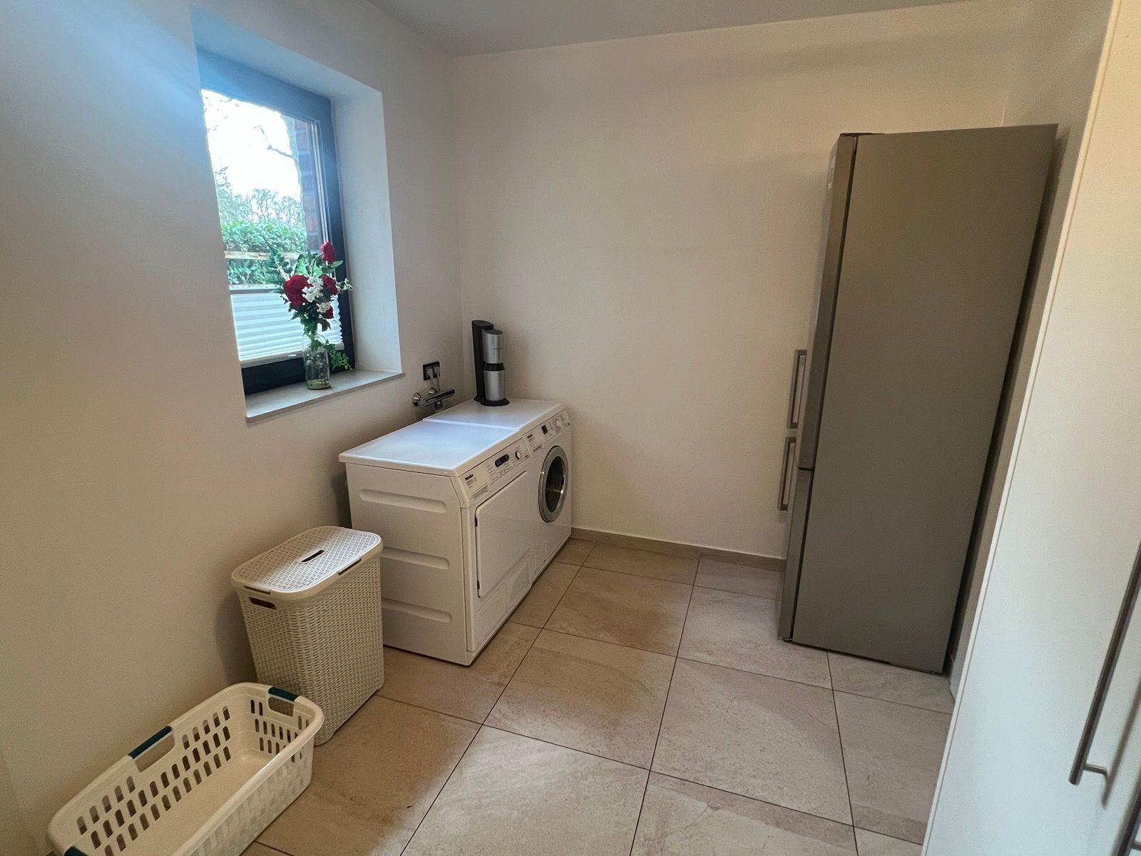 Luxury Apartment In Leer, 124 M², Prime Location Near Evenburgpark - 3