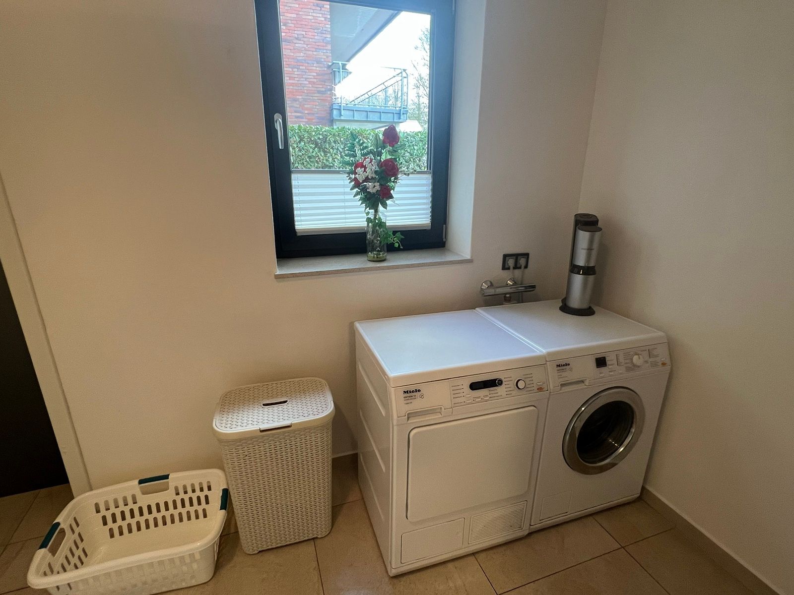 Luxury Apartment In Leer, 124 M², Prime Location Near Evenburgpark - 2
