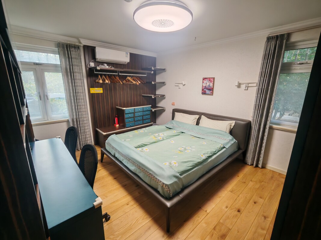  Large Bedroom(Single Bed)  -  Shanghai Meiyinlin Homestay  - Gallery -  1