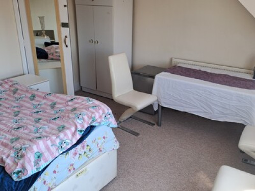 Family Homestay in Bournemouth – Mu