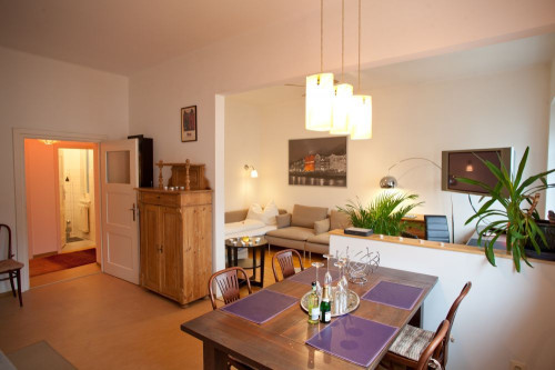 Quiet central 2-room apartment on the Inn for up to 5 people