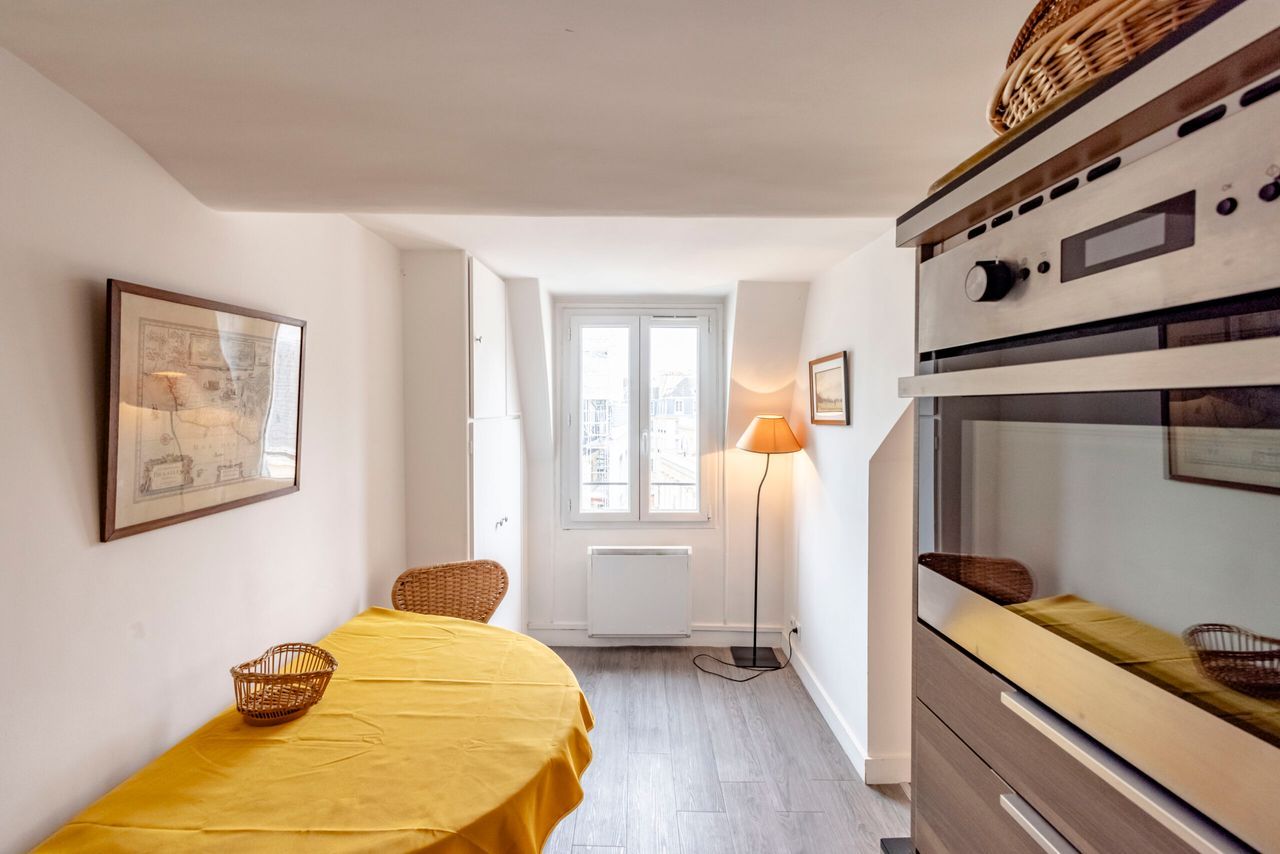 Charming Flat With A View - 6
