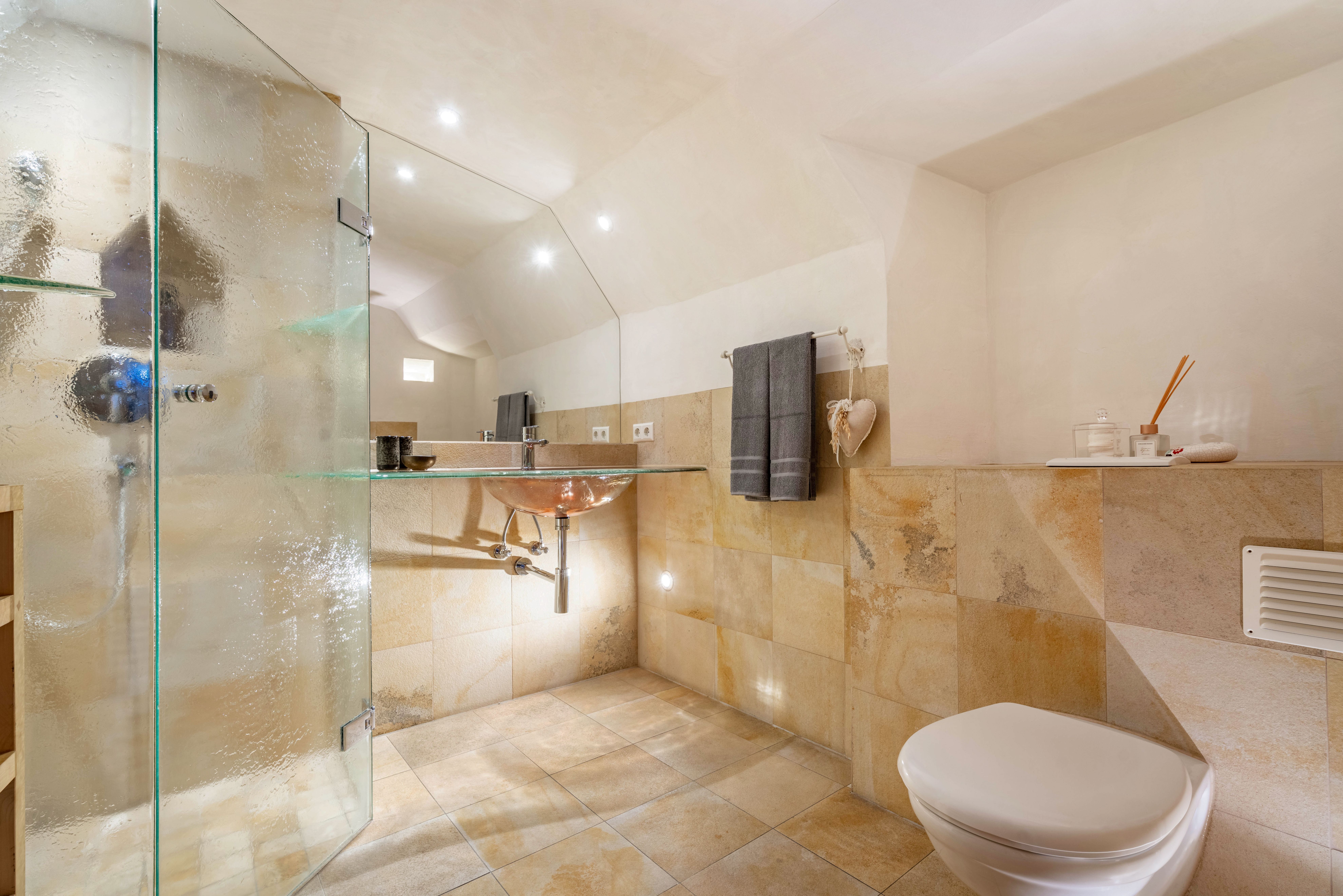Charming And Great Home - Great View! - 5